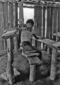 MENINO EM UMA ESCOLA DE RONDÔNIA EM 1978.